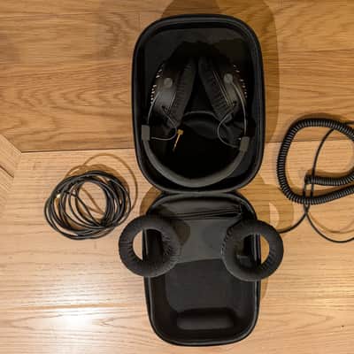 Beyerdynamic DT 1990 PRO Headphones – Case & Extra Ear Pads image 3