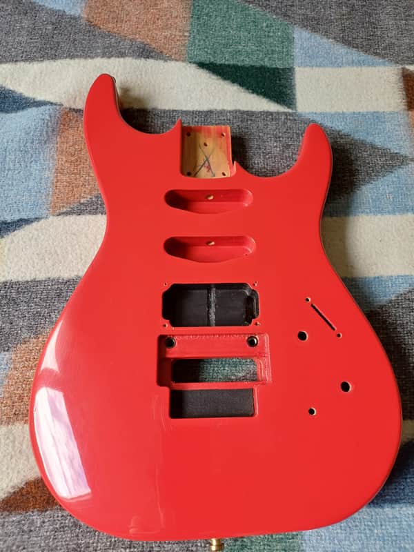 Guitar body 80s (Charvel?) Red image 1