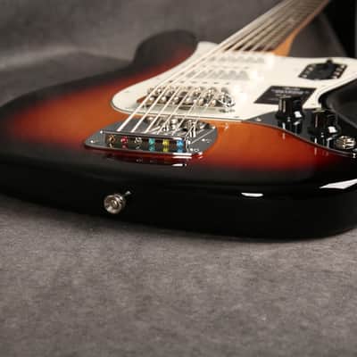 Fender Limited Edition Vintera II 60s Bass VI - 3 Tone Sunburst - 2nd Hand image 12