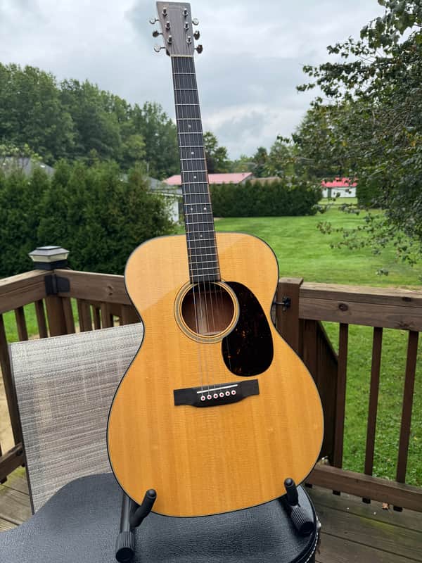 Martin Standard Series 000-18