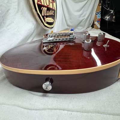 Gibson Les Paul Classic Guitar with Case 2014 image 17