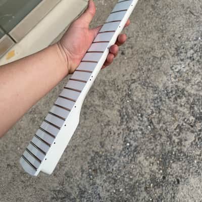 1 Left hand Round stainless steel 22 frets White gloss finish Maple guitar neck 25.5inch hole 10mm st image 2
