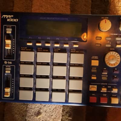 Akai MPC1000 Music Production Center 2004 - 2013 - Blue image 3
