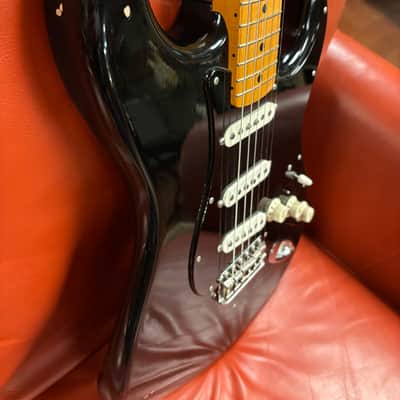 2008 Fender Custom Shop David Gilmour Stratocaster Relic Black over 3-Color Sunburst image 5