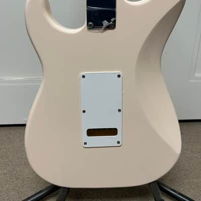 G&L Tribute Series Legacy w/Maple Fretboard - Olympic White image 4