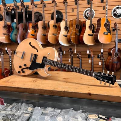 Gibson ES-135 P100's 2002 Semi-Hollow Electric Guitar w/Case image 2