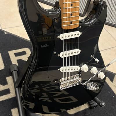 Fender FSR Vintera II '50s Stratocaster with Roasted Maple Fretboard 2025 - Black with Black Pickguard image 2
