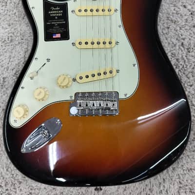 Mint Fender American Vintage II 1961 Sunburst Stratocaster Lefty Guitar w/Hard Case image 11