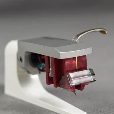 Denon DL-110 Moving Coil Cartridge In Excellent Condition image 2