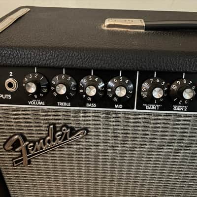 Fender Concert Amp 2-Channel 60-Watt 1x12" Guitar Combo 1996 silver face image 2