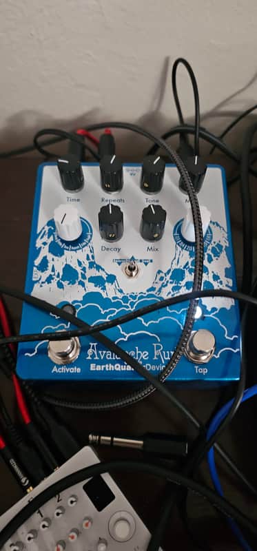 EarthQuaker Devices Avalanche Run Stereo Reverb & Delay with Tap Tempo V2