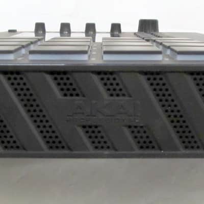 Used Akai MPC Live II Standalone Sampler / Sequencer W/ Built-In Monitors and Pelican Case VGC image 4