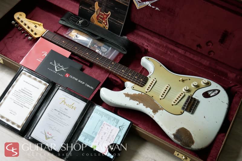 ギター Custom HardRelic Trans Blue Stratocaster Fender Custom Shop Custom Deluxe Stratocaster HSS Trans Candy Blue