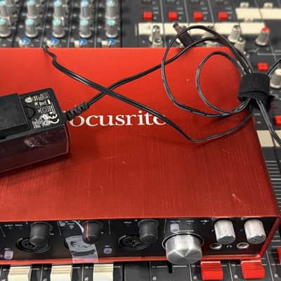 Focusrite Scarlett 18i8 2nd Gen USB Audio Interface 2016 - 2018 - Red / Black image 4