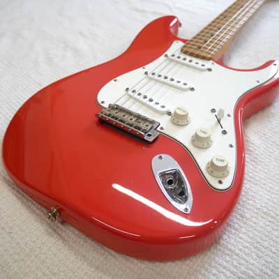 Fender American Standard Stratocaster with Maple Fretboard 1996 - 1998 - Fiesta Red