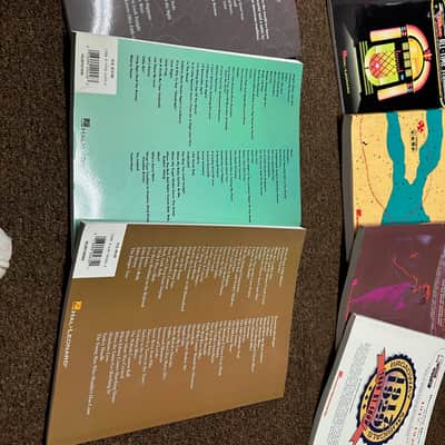 Lot of 7 Used Piano & Organ EZ Play Books including Jazz, Broadway, Folk, & More image 4