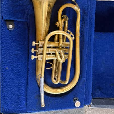 King Marching Mellophone, with mouthpiece and case. USA image 1