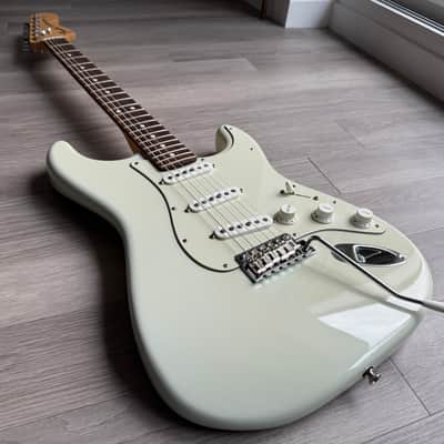 S*E様 Fender American Special Stratocaste Fender American Showcase Stratocaster HSS Limited Edition - Sky
