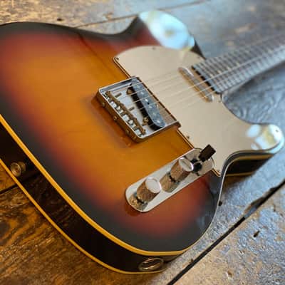 Fender Vintage 1993 Telecaster Custom '62 Reissue MIJ FujiGen Built Three Tone Sunburst MIJ w/ Leatherette Case image 4