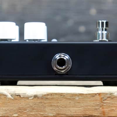 Electro-Harmonix Oceans 11 Reverb 11-Different Reverb Type Compact Effect Pedal image 6