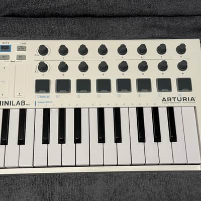 Arturia MiniLab MkII 25-Key MIDI Controller 2017 - Present - White