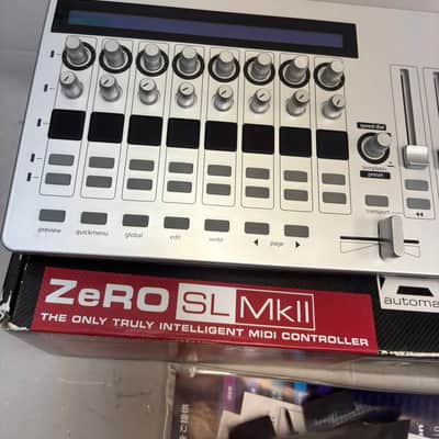 Novation ZeRO SL MKII Desktop MIDI DAW Controller 2008 - White image 4