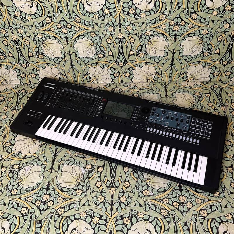 Roland Fantom 6 Synthesizer Keyboard image 1