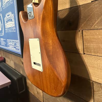 Fender FSR American Hand-Stained Stratocaster Honey Burst image 5