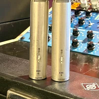 Pair of Neumann Vintage KM 84 Small Diaphragm Cardioid Condenser Microphone Stereo Pair with very close serials! Silver Nickle image 2