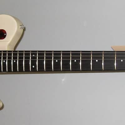 Eastman Juliet Solidbody Electric Guitar with Gig Bag 2024 - Pomona Blonde image 4