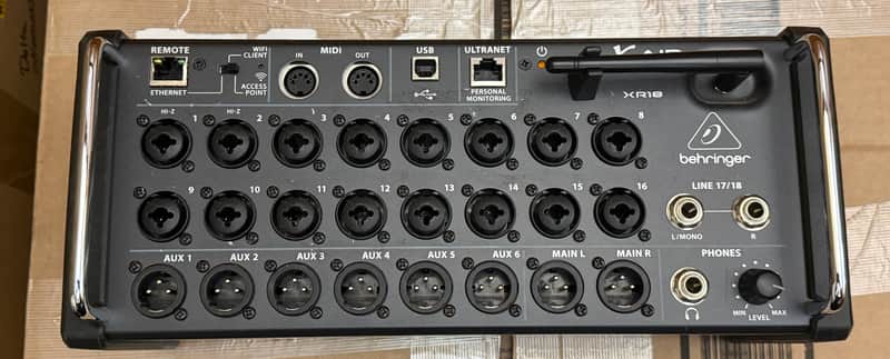 Behringer X Air XR18 Tablet-Controlled Digital Mixer 2014 - Present - Black