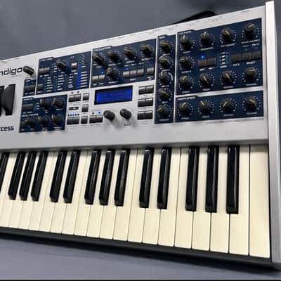 Access Virus Indigo 2 37-Key Digital Synthesizer 2002 - White image 4