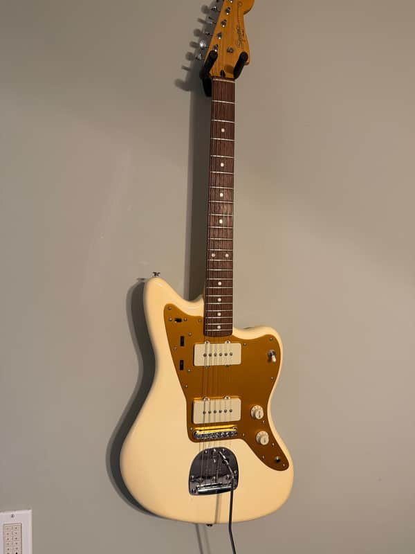 Squier J Mascis Jazzmaster upgraded fender tremolo case included - Vintage White image 1