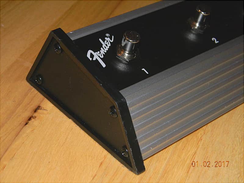 【最終値下げ】Fender Cyber Twin 動作品 フットスイッチ・純正カバー付き FENDER CYBER FOOT SWITCH CONTROLLER DELUXE/ TWIN W/ MIDI CABLE