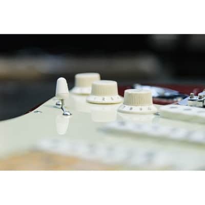1973 Fender Stratocaster candy apple red image 17
