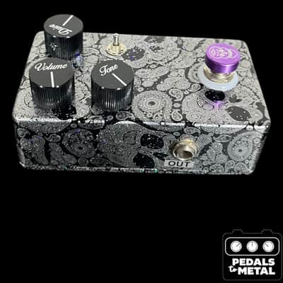 Flattley Guitar Pedals Revolution 2019 - Present - Black / Silver Paisley Skulls - X17035 image 5