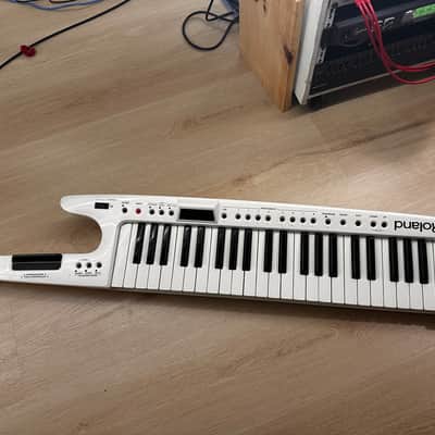 Roland AX-7 45-Key Keytar MIDI Controller 2002 - 2006 - White image 2