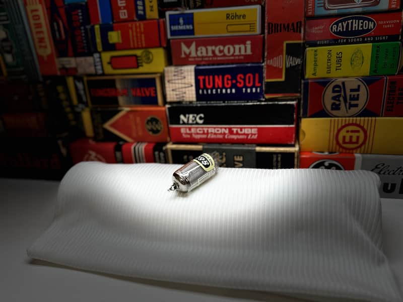 1 x Rare NOS GEC CV4085 Vintage Gt Britain ~ Special Grade EF86 ~ Z729 6267 6CF8 Preamp / Audio / U47 U67 Neumann Mic Tube ~ Legendary Layered Tone Great Presence Smooth Lush Wide Stage image 1