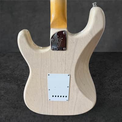 2026 Fender Custom Shop Postmodern Stratocaster Journeyman Relic – Aged White Blonde image 15