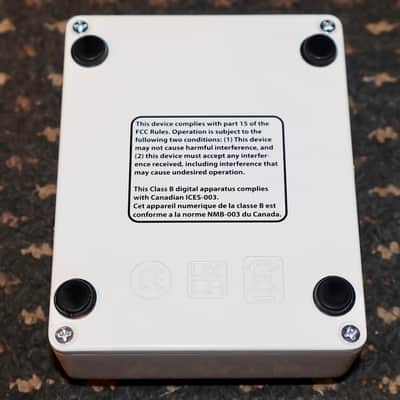 Electro-Harmonix String9 String Ensemble 2022 - Present - White / Brown Graphic image 8