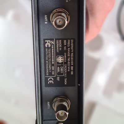 Sennheiser Sennheiser Diversity Receiver EM100 + SK100 Bodypack Transmitter + M3 Headmic – 790–822 MHz image 14