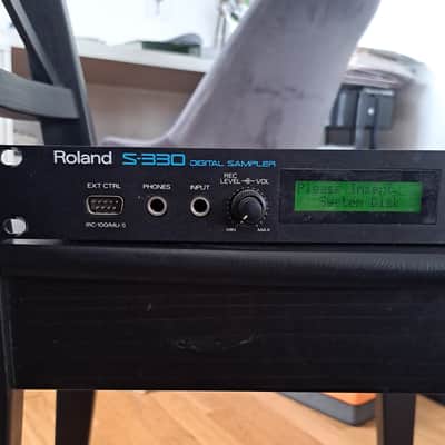 Roland S-330 Digital Sampler 1987 - 1988 - Black