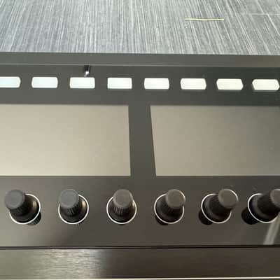 Native Instruments Maschine Studio 2010s - Black image 14
