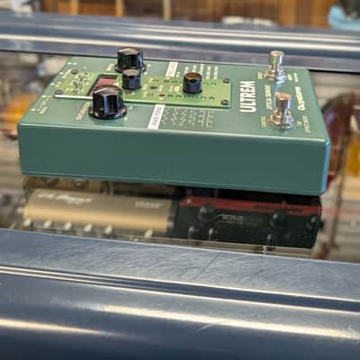 Guyatone GST-C04 Ultrem Optical Tremolo Pedal (Used) image 4