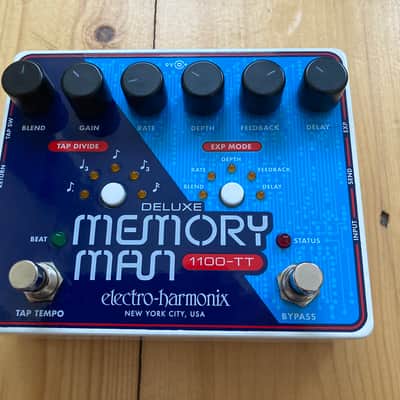 Electro-Harmonix Deluxe Memory Man 1100-TT Tap Tempo 1100Ms Analog Delay 2011 - Present - Blue image 1