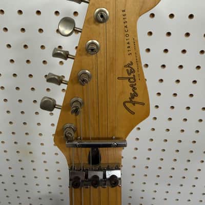 Fender Stratocaster MIJ 1992-1993 - Red Made in Japan Original Contour Body w/Synchronized Tremolo image 9