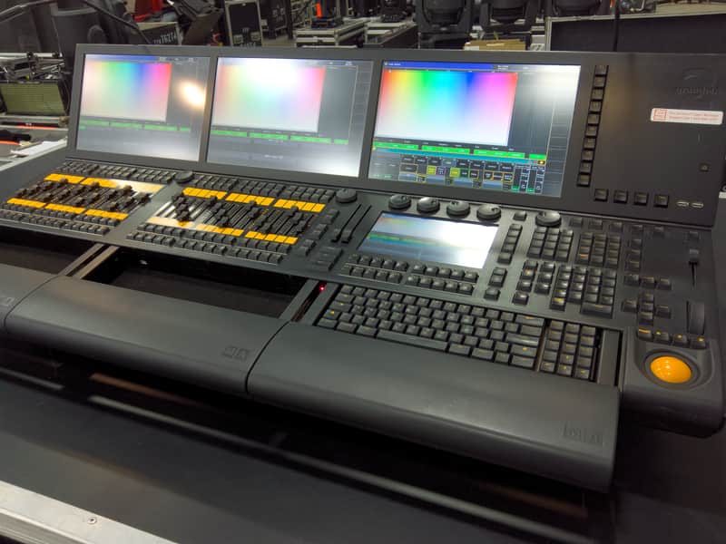 MA Lighting MA2 Full-size 8,192 Ch Console image 1