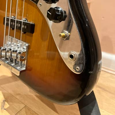 Fender Classic Series '70s Jazz Bass 2008 - 2016 - 3-Color Sunburst image 5