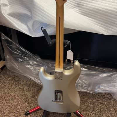 Fender American Series Stratocaster HSS Maple Fretboard 2003 Chrome Silver w/Case image 7
