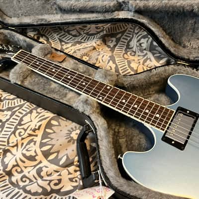 Gibson Midtown Standard 2015 - Pelham Blue Gloss with White Binding image 6